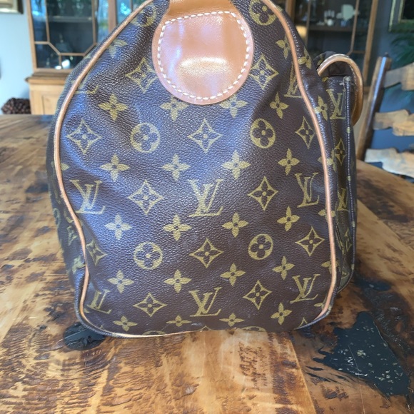 Louis Vuitton duffle bag with exterior pockets - Picture 3 of 16